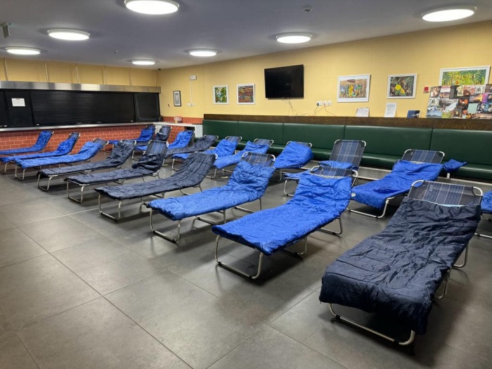 The Passage日間中心內無家者臨時床舖。（翻攝自FB@The Passage Charity）